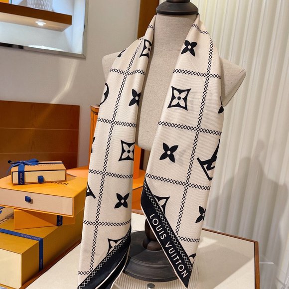 💎✨AUTHENTIC✨💎Louis Vuitton scarf - Picture 7 of 7